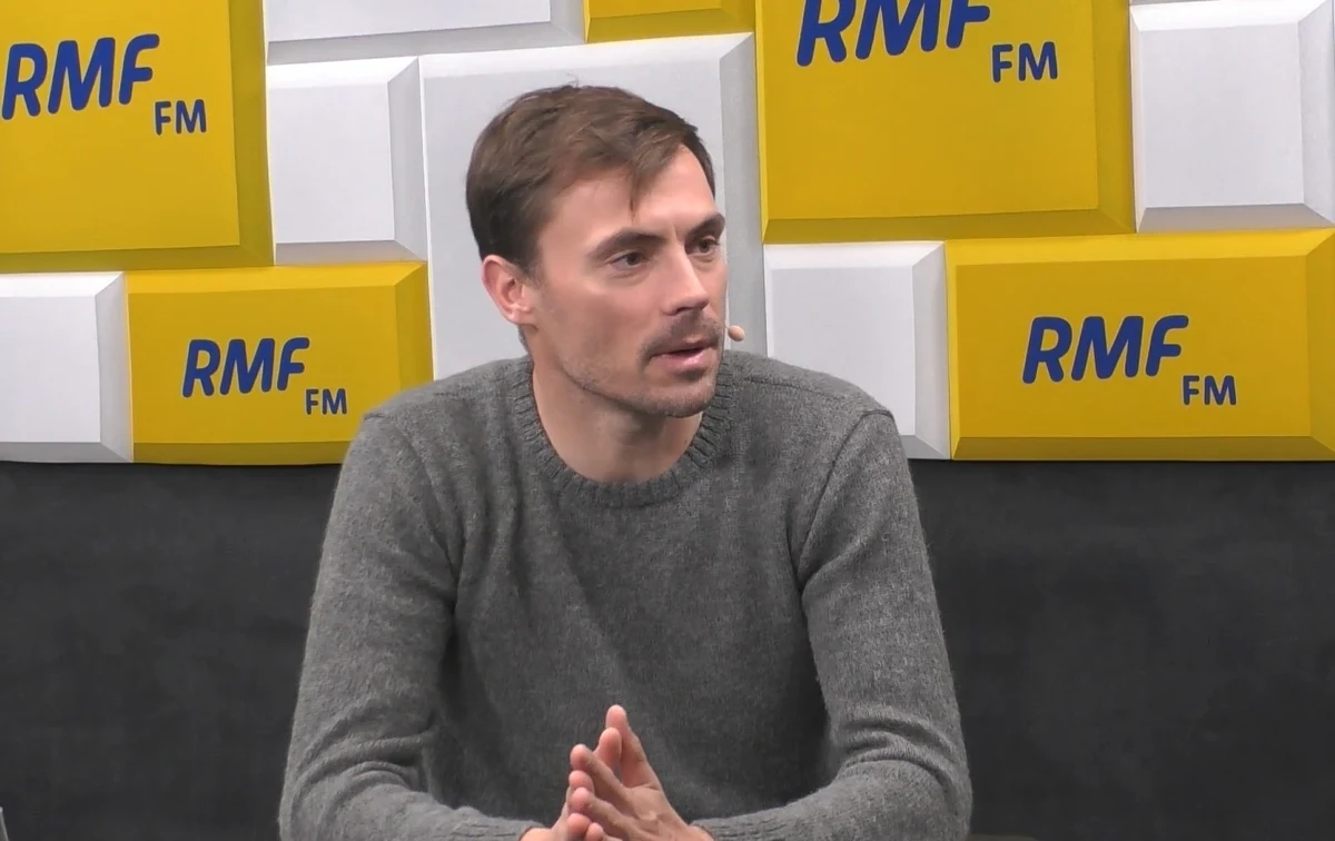 "O terenie wiemy bardzo mało. Znamy regiony, ale w warunkach Arabii Saudyjskiej region to określenie terenu pomiędzy Szczecinem a Zakopanem. To ogromne terytorium. W ciągu dnia pokonujemy po kilkaset kilometrów. To ta jakbyśmy przejechali cały kraj w Europie" – mówi o trasie zbliżającego się Rajdu Dakar Jakub Przygoński. 