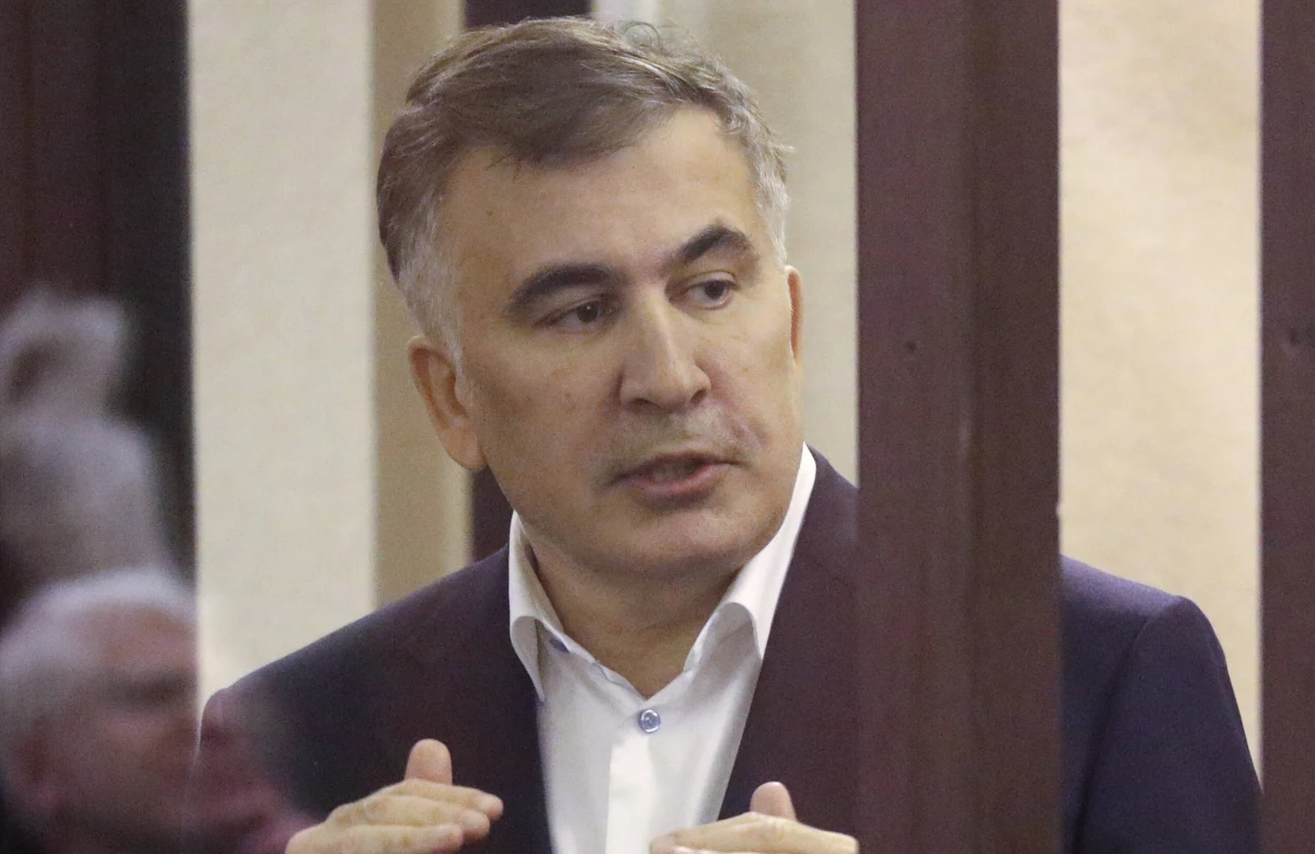 Aresztowany były prezydent Gruzji Micheil Saakaszwili w swoje 54. urodziny wezwał swych zwolenników do aktywniejszej walki z władzami kraju. Na wieczór zaplanowano w centrum Tbilisi demonstrację opozycji. 