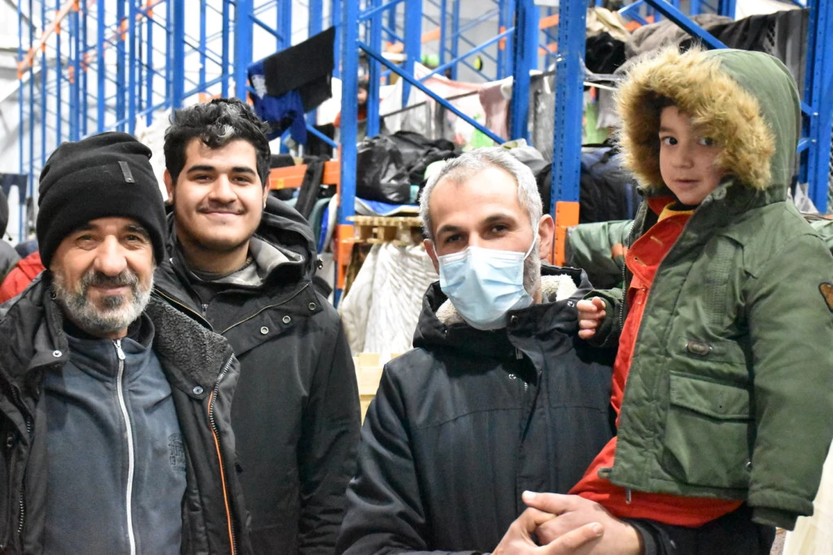 25 grudnia to - według cudzoziemców mieszkających w centrum logistycznym w białoruskich Bruzgach - data kluczowa dla ich losów. Jak przekonują, wtedy ma się okazać, czy trafią do Unii Europejskiej - informują nasi specjalni wysłannicy Krzysztof Zasada i Mateusz Chłystun, którzy są po białoruskiej stronie. Co ma się wydarzyć za cztery dni? 