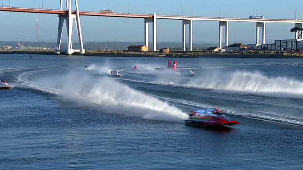 Mistrzostwa świata w motorowodnej Formule 1 H2O odwiedziły zupełnie nową lokalizację. W portugalskiej miejscowości Figueira da Foz rozegrano podwójną rundę. Zawody o Grand Prix Figueira da Foz oraz o Grand Prix Portugalii rozstrzygnęły o losach mistrzowskiego tytułu w sezonie 2021. W zawodach wziął udział Bartłomiej Marszałek z Orlen Team. Polak zgarnął punkty za uplasowanie się na siódmym miejscu.

Generalna klasyfikacja na koniec prezentuje się następująco: 
Mistrzem świata został Jonas Andersson. Tytuł o jeden punkt przegrał Thani Al Qemzi, a Shaun Torrente skończył sezon na podium siódmy raz w ostatnich ośmiu latach. Bartek Marszałek z ORLEN Team zajął bardzo dobre ósme miejsce.

Do zobaczenia w 2022 roku, podczas 38. sezonu widowiskowej rywalizacji o mistrzostwo świata motorowodnej Formuły 1, także z udziałem Bartka Marszałka z Orlen Team. Trzymamy kciuki za Polaka!
