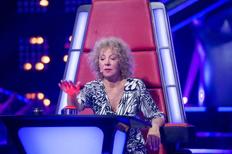 Aldona Homziuk w "The Voice Senior" zrobiła świetne wrażenie na trenerach, jednak nie przeszła do kolejnego etapu programu. Alicja Majewska przyznała, że mogła odwrócić fotel. 