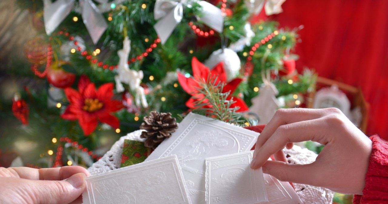 Czego życzyć bliskim przy dzieleniu się opłatkiem? Piękne życzenia wigilijne