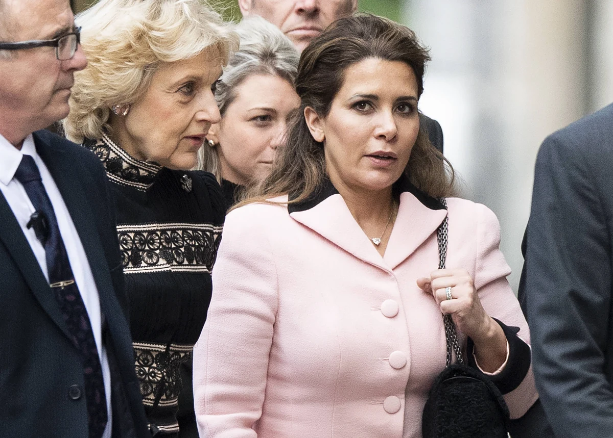 Emir Dubaju Muhammad ibn Rashid al Maktoum musi zapłacić swojej byłej żonie Hayi bint al-Husajn rekordowe pieniądze w ramach ugody rozwodowej - to 728 milionów dolarów.