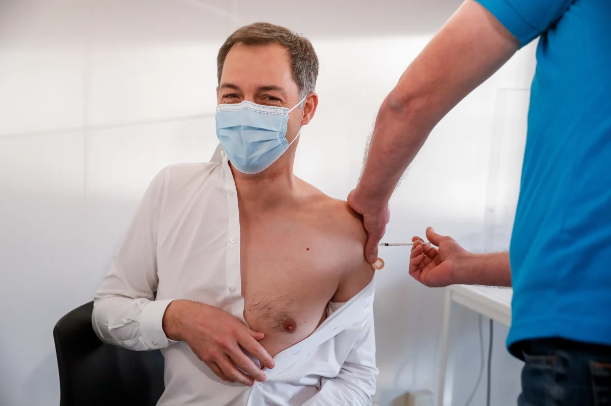 W środę lub czwartek będzie podpisane rozporządzenie dot. szczepienia służb medycznych – przekazał rzecznik Ministerstwa Zdrowia Wojciech Andrusiewicz. Od 1 marca pracownicy służb medycznych będą musieli mieć udokumentowane pełne szczepienia.