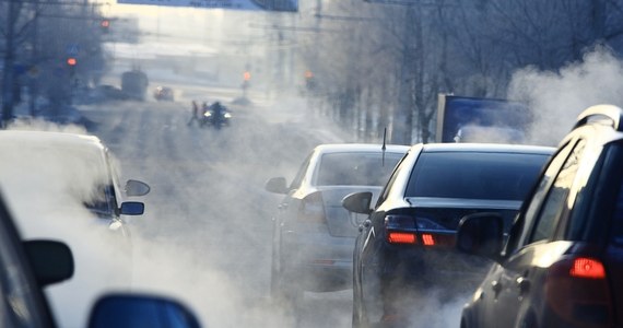 ​Do północy obowiązuje drugi stopień zagrożenia zanieczyszczeniem powietrza - poinformował w czwartek krakowski magistrat, powołując się na Centrum Zarządzania Kryzysowego.
