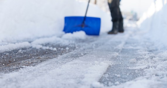 ​Instytut Meteorologii i Gospodarki Wodnej wydał w czwartek ostrzeżenie pierwszego stopnia przed intensywnymi opadami śniegu, które wieczorem i w nocy mogą wystąpić na terenie większości powiatów Wielkopolski. Może spaść do 10 cm śniegu. 