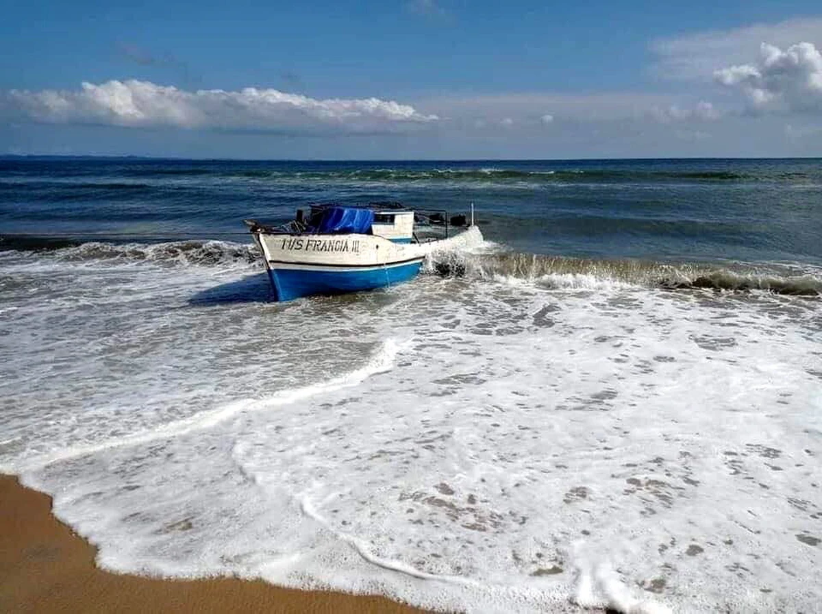 Na Madagaskarze doszło do katastrofy z udziałem transportowca, którym nielegalnie przewożono pasażerów. Na pokładzie znajdowało się 138 osób, co najmniej 85 z nich zginęło. Według miejscowej żandarmerii dzisiaj odnaleziono kolejnych 21 ciał.
