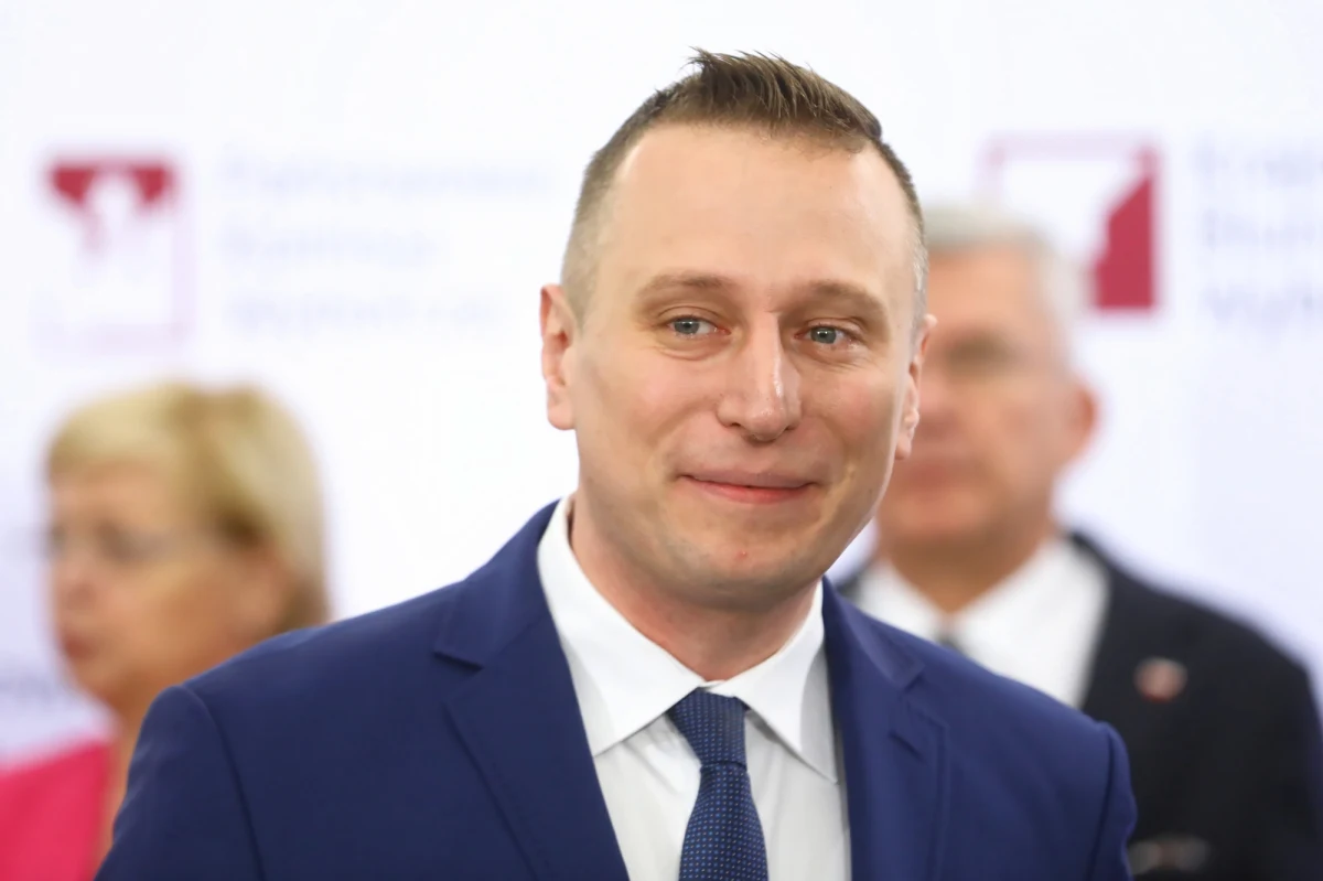 Komórka senatora KO Krzysztofa Brejzy w 2019 roku została ponad 30 razy zhakowana przy pomocy oprogramowania Pegasus – informuje agencja Associated Press. W tym czasie Brejza odpowiadał za kampanię wyborczą Koalicji Obywatelskiej. Wcześniej AP pisała, że Pegasus był wykorzystywany do inwigilacji mecenasa Romana Giertycha i prokurator Ewy Wrzosek. 