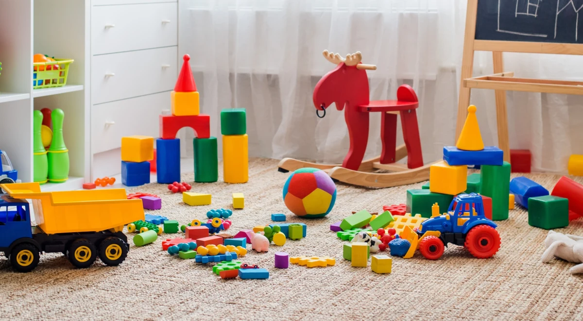 Polska jest dziewiątym światowym i czwartym w UE eksporterem zabawek klasycznych - informuje Polski Instytut Ekonomiczny. W 2020 roku z Polski wysłano zabawki warte 807,8 mln euro, a w 2021 roku ten rekord z pewnością uda się przebić - wskazuje PIE.