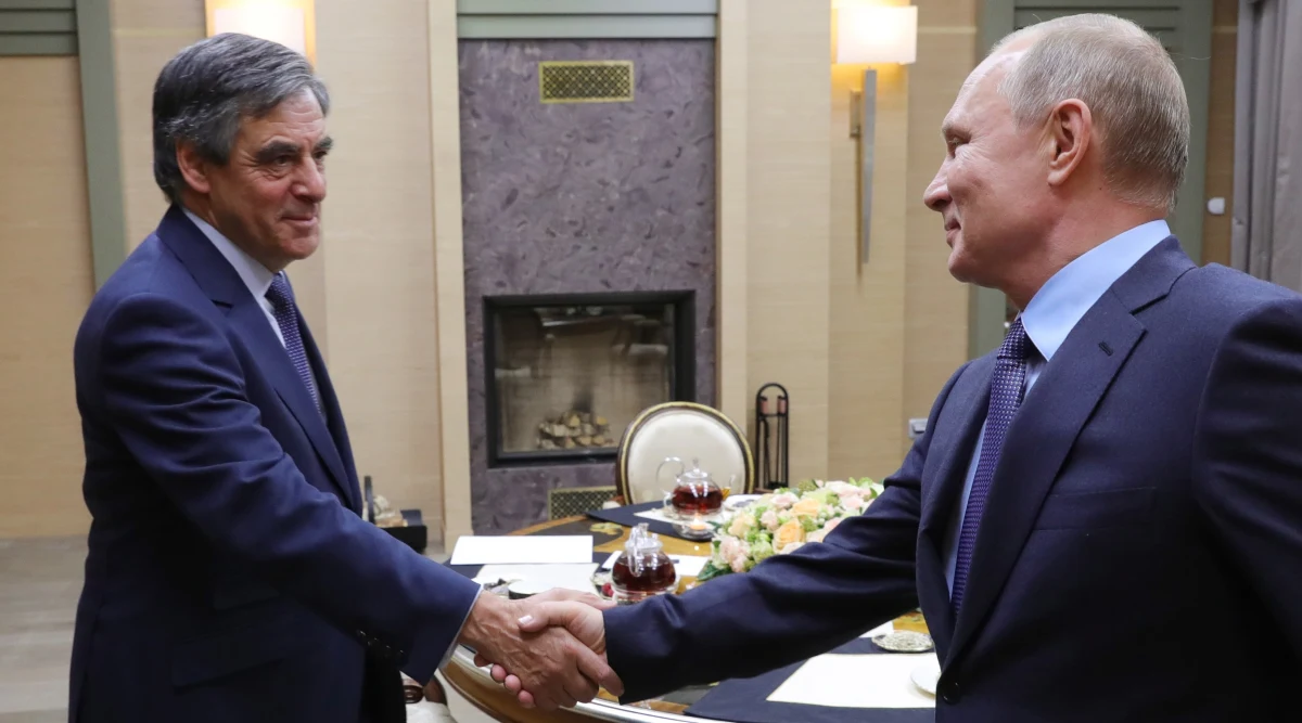 ​Były premier Francji Francois Fillon został członkiem zarządu rosyjskiego koncernu petrochemicznego Sibur. Jednym ze współwłaścicieli firmy jest Giennadij Timczenko, należący do wąskiego kręgu przyjaciół prezydenta Rosji Władimira Putina.