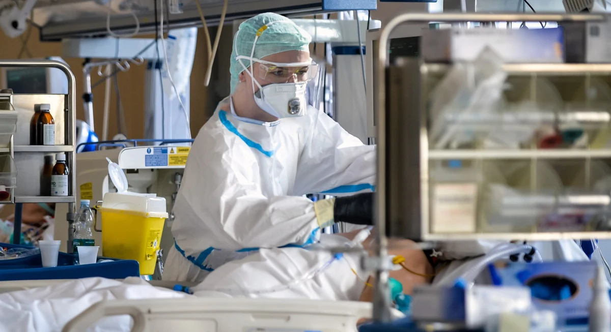 10 788 nowych zakażeń koronawirusem wykryto w Polsce minionej doby. Ministerstwo Zdrowia poinformowało także, że 269 chorujących z Covid-19 zmarło. 