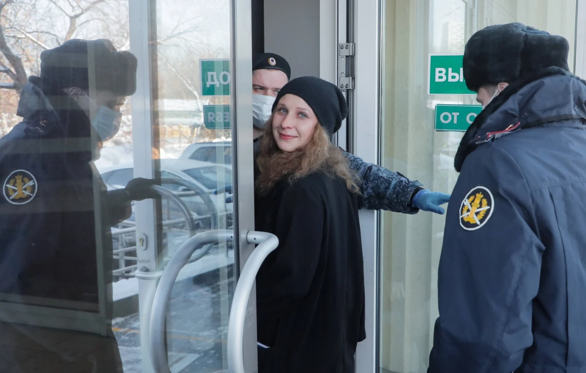 Skazane na areszt administracyjny aktywistki rosyjskiej punkrockowej grupy Pussy Riot: Maria Alochina i Ludmiła Sztejn, ogłosiły głodówkę - przekazał niezależny portal Meduza. Kobiety protestują przeciwko osadzeniu ich w osobnych celach