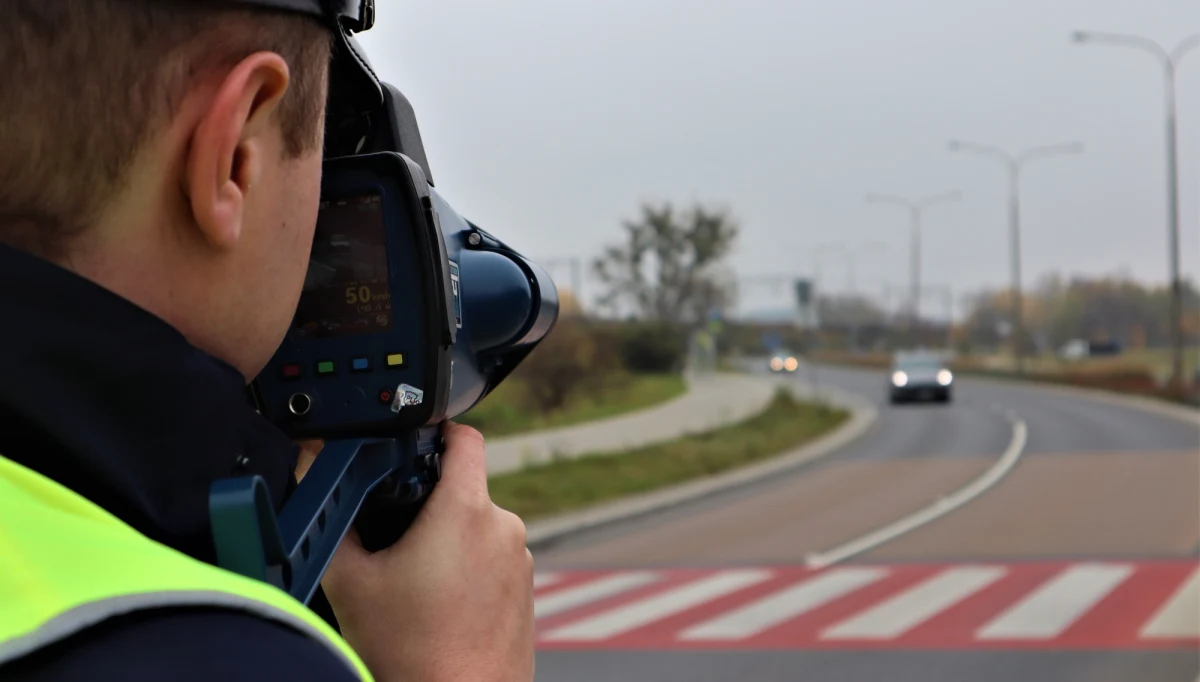 Minionej doby na polskich drogach doszło do 28 wypadków, w których zginęły dwie osoby, a 37 zostało rannych - przekazała policja. Dodano, że funkcjonariusze zatrzymali też 187 nietrzeźwych kierowców. 