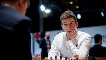 MŚ w szachach szybkich: Duda, Carlsen i Dżobawa na prowadzeniu
