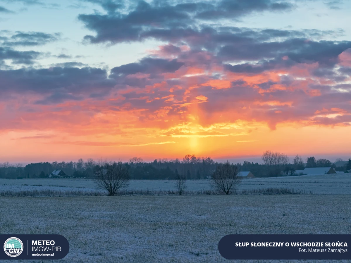 Jaka pogoda czeka nas na przełomie 2021 i 2022 roku? Instytut Meteorologii i Gospodarki Wodnej informuje, że ten tydzień przyniesie dużą zmianę. Choć zaczął się mroźnie, w jego drugiej połowie termometry pokażą nawet 12 stopni Celsjusza. 