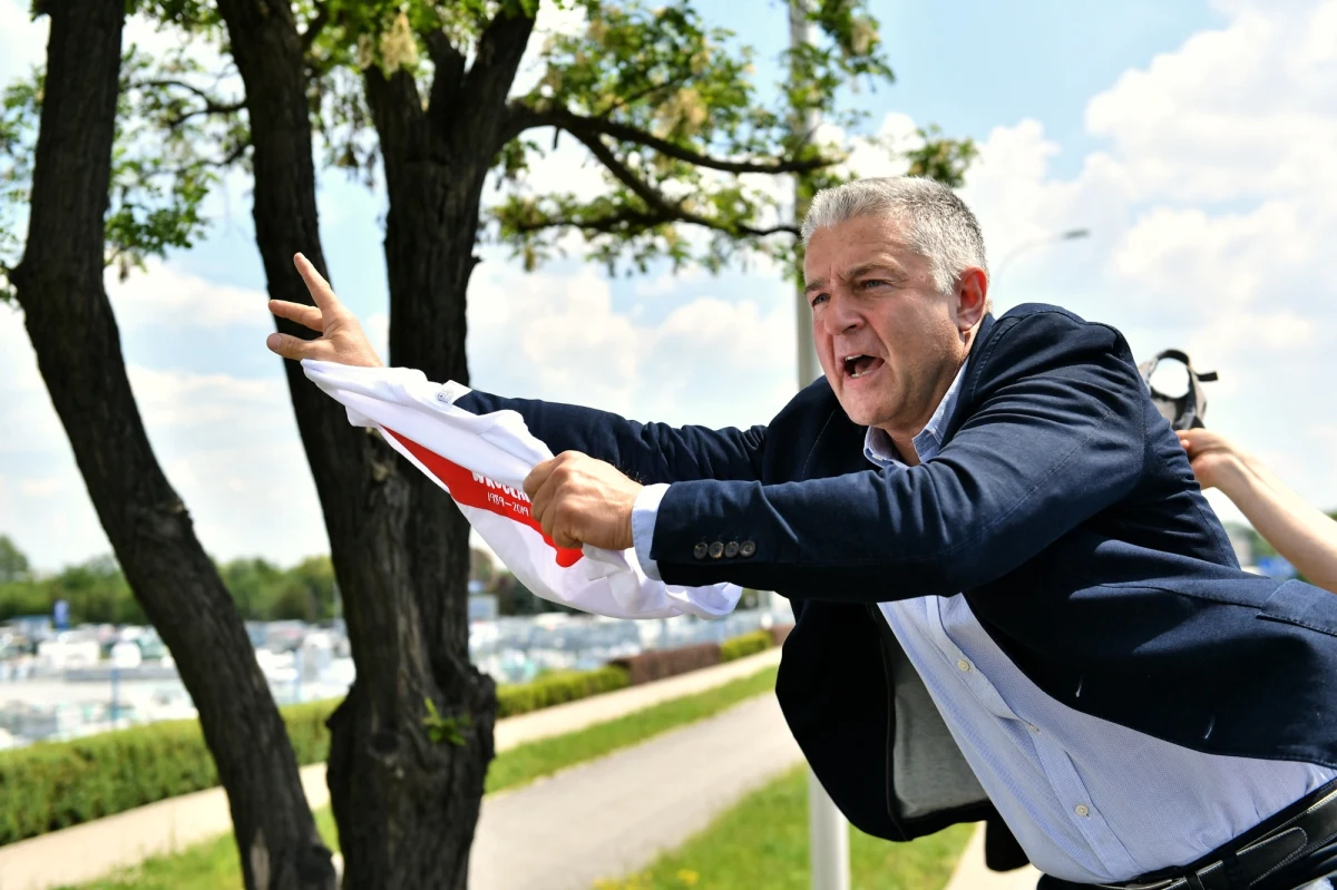 Prokuratura Okręgowa w Warszawie skierowała akt oskarżenia przeciwko opozycjoniście z czasów PRL Władysławowi Frasyniukowi - poinformowano w poniedziałek. Chodzi o wypowiedź dla TVN24, która - zdaniem śledczych - stanowi znieważenie polskich żołnierzy.
