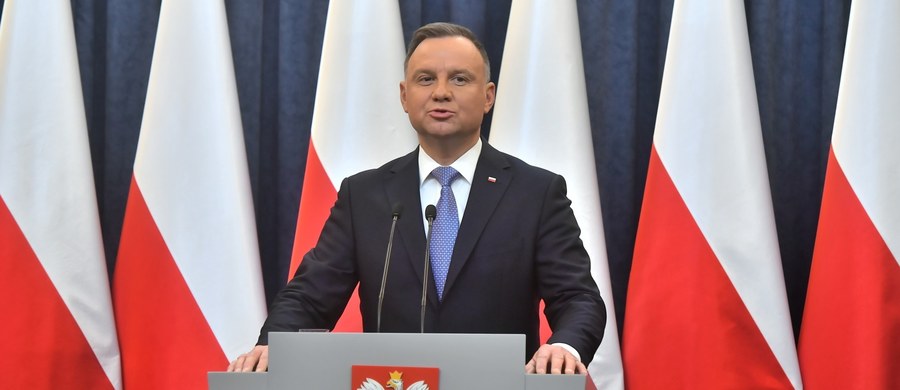 Prezydent Andrzej Duda ogłosił swoją decyzję ws. nowelizacji ustawy medialnej, nazywanej przez krytyków "lex TVN". Oddaję ją Sejmowi do ponownego rozpatrzenia, czyli wetuję - oświadczył. 