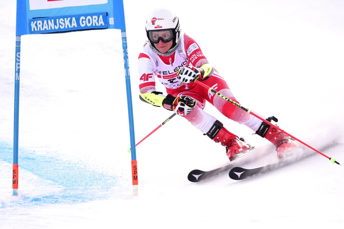 Maryna Gąsienica-Daniel, podobnie jak słynna Amerykanka Mikaela Shiffrin, miała pozytywny wynik testu na koronawirusa. Polski Związek Narciarski poinformował w poniedziałek, że nie wystartuje w najbliższych zawodach Pucharu Świata w Lienzu.