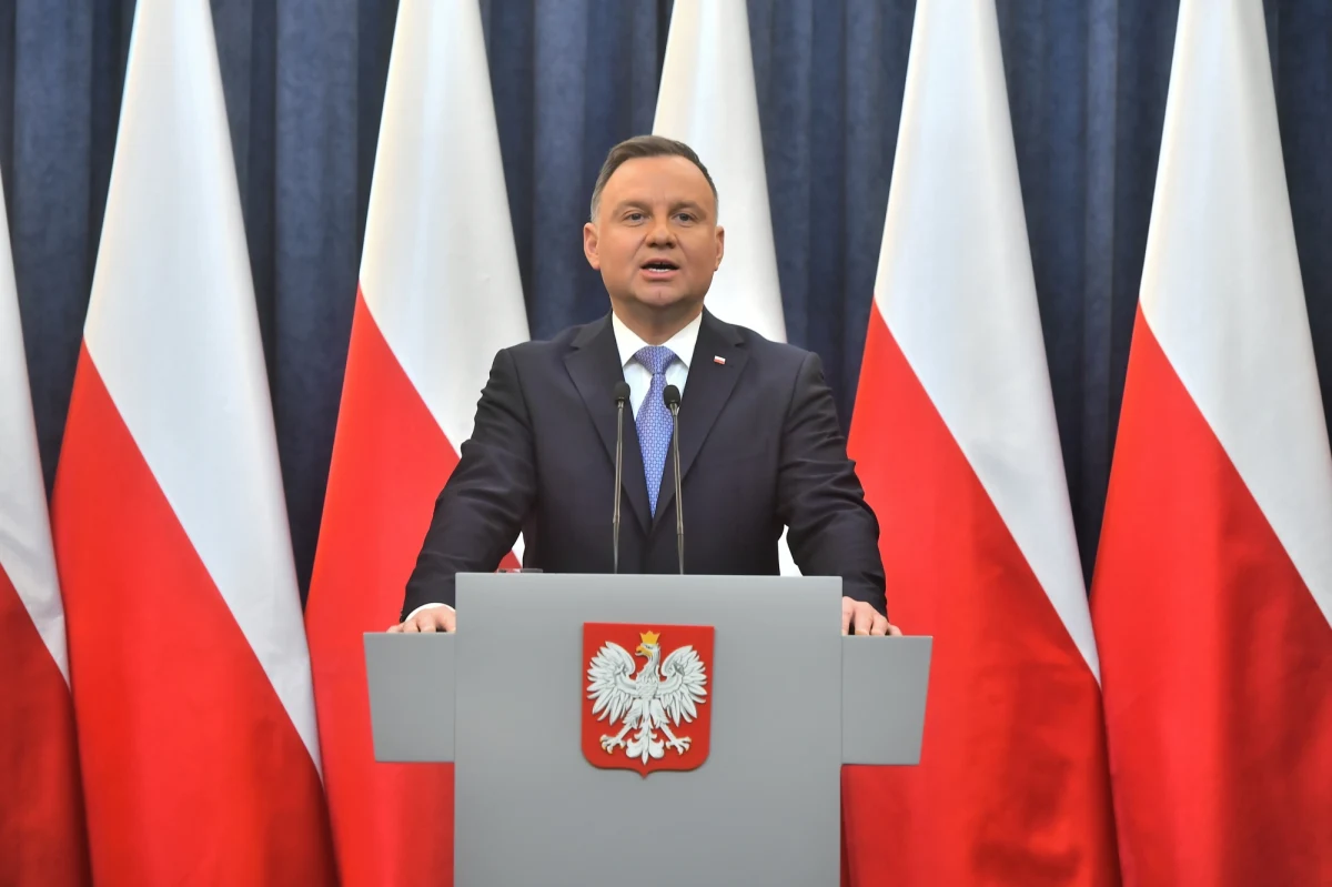 Byłem zdumiony, że PiS brnął w nowelizacje ustawy medialnej - przyznał w Polsat News prezydent Andrzej Duda. Dodał, że do zawetowania ustawy medialnej skłoniły go "kwestie konstytucyjne" i "rzetelności" Polski oraz rozmowy z Polakami na ten temat, podczas których zawsze odczuwał niepokój.