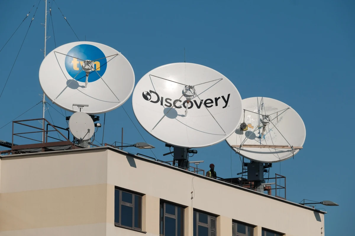 Z rozczarowaniem przyjmujemy decyzję prezydenta Andrzeja Dudy w sprawie ustawy medialnej. W krajach, które cenią swoją podmiotowość, takie rozwiązania prawne, jakie zostały zawetowane, są standardem - napisała w oświadczeniu Solidarna Polska.