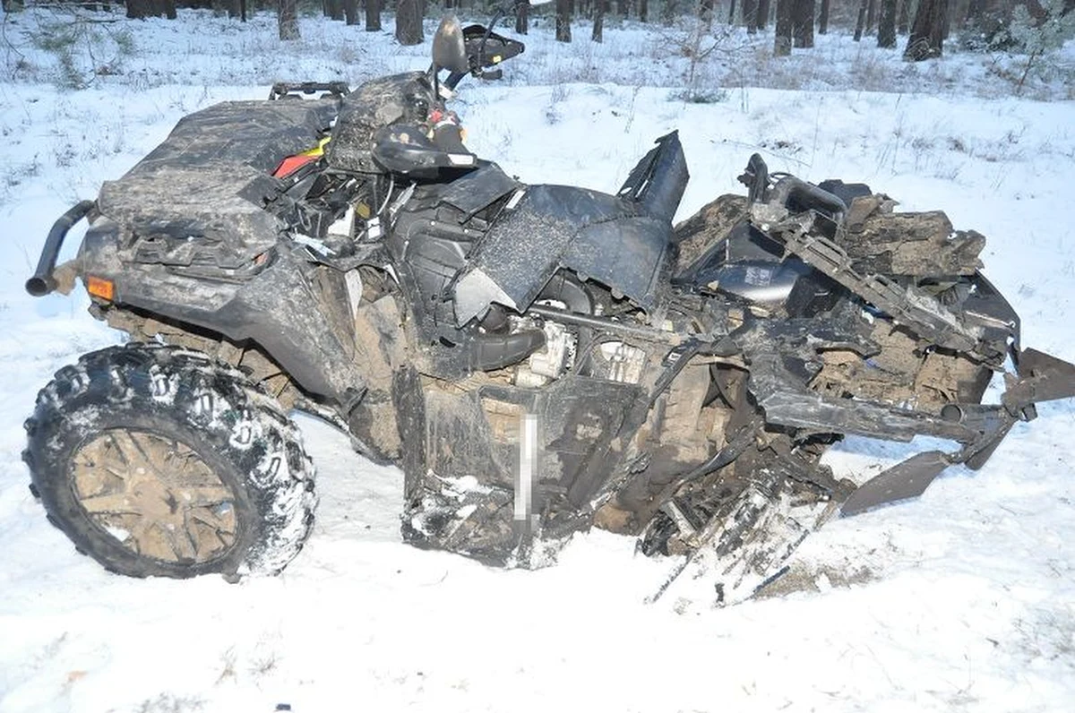 Dwie osoby zostały ranne w zderzeniu quada z samochodem osobowym w miejscowości Zalewsze (woj. lubelskie). Do wypadku doszło podczas wyprzedzania. 