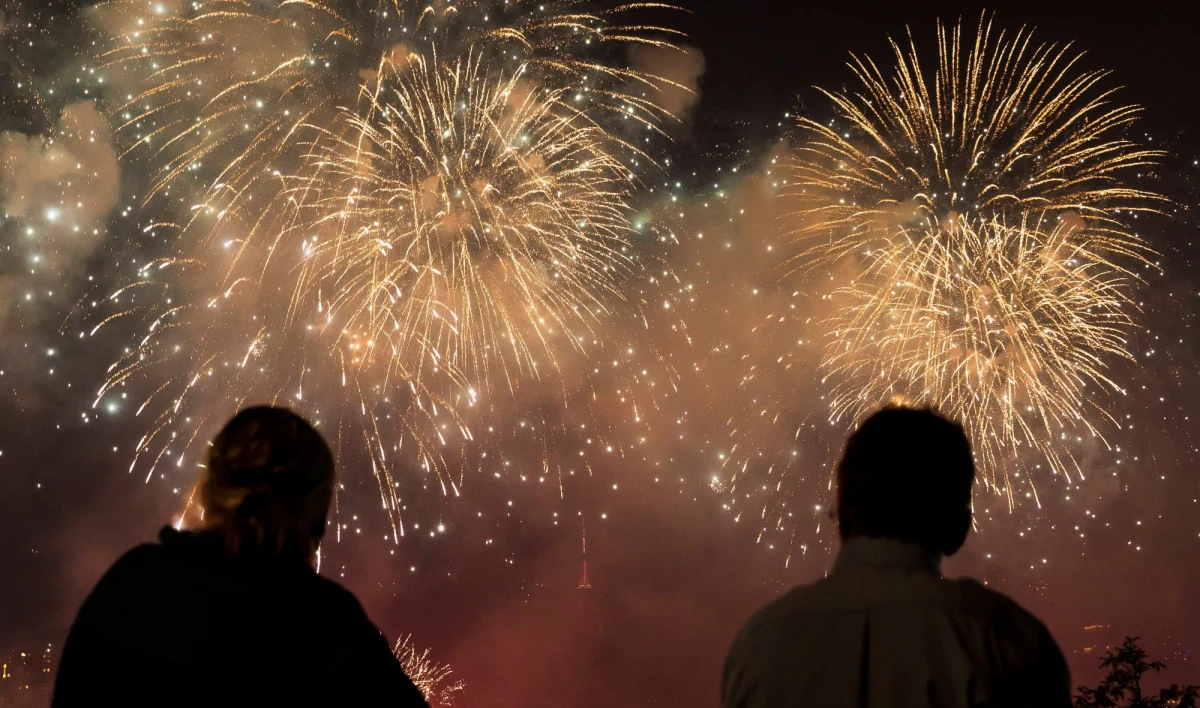 Poczęstunek za oddanie nielegalnych fajerwerków - w tak oryginalny sposób władze Hagi zachęcają do przestrzegania zakazu używania sztucznych ogni. Materiały można deponować do jutra w wybranych miejscach w centrum miasta.