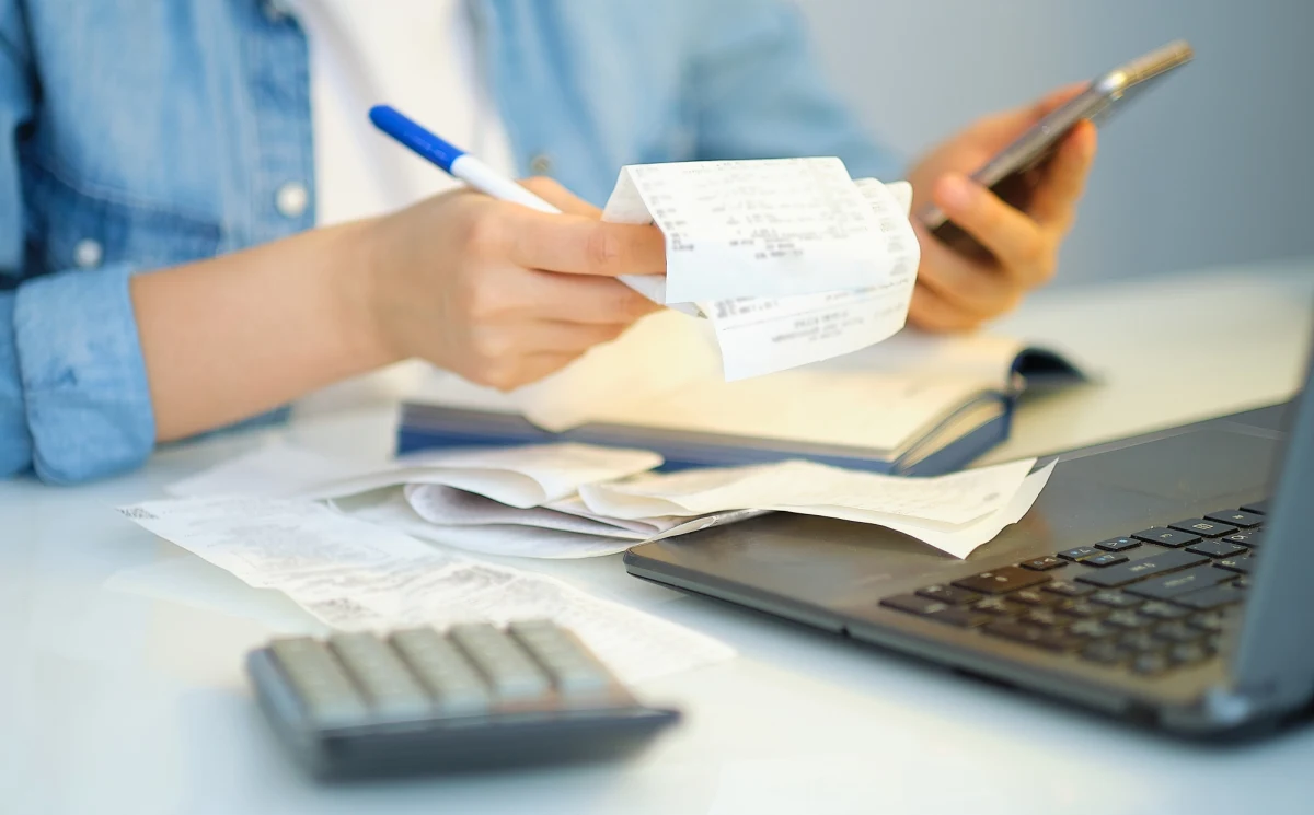 Prezydent Warszawy Rafał Trzaskowskim poinformował o podwyżkach cen gazu w stolicy w nadchodzącym roku. "Absolutny rekordzista - mieszkania komunalne (ZGN) Włochy - 1000 proc." - napisał prezydent stolicy.