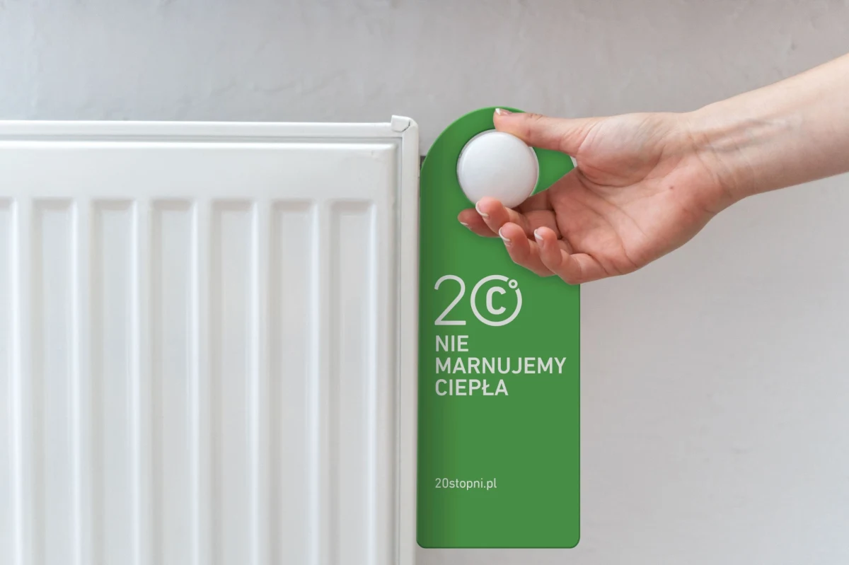 ​Badania wykazują, że Polacy nagminnie przegrzewają swoje mieszkania i domy, a zbyt wysoka temperatura nie jest korzystna dla zdrowia, klimatu, a także domowego budżetu. Dlatego Izba Gospodarcza Ciepłownictwo Polskie drugi rok z rzędu w akcji edukacyjnej "20 stopni dla klimatu" zachęca Polaków do niemarnowania ciepła i obniżenia temperatury w domu. Jak przekonują - są z tego same plusy. 