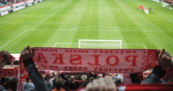 Po tym jak Paulo Sousa poinformował Polski Związek Piłki Nożnej, że chce rozwiązać za porozumieniem swój kontrakt z polską federacją, media donoszą o kolejnych trenerach, którzy chcieliby powalczyć z reprezentacją Polski w barażach o udział w mistrzostwach świata. Według Wirtualnej Polski stanowisko chciałby objąć Alexandre Guimares.