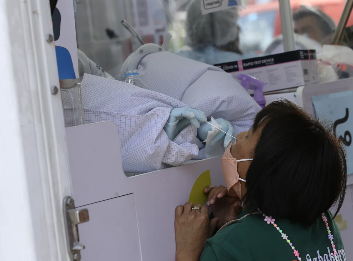 Liczba infekcji koronawirusem na świecie w ciągu ostatniego tygodnia zwiększyła się o 11 proc. w porównaniu z poprzednim takim okresem - poinformowała w środę Światowa Organizacja Zdrowia (WHO).