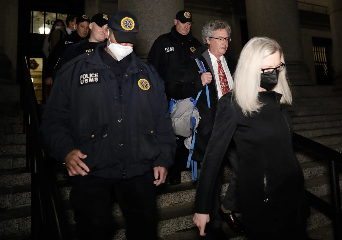 Ława przysięgłych w nowojorskim sądzie federalnym uznała w środę Ghislaine Maxwell za winną pięciu z sześciu zarzutów związanych z jej rolą w wykorzystywaniu seksualnym nieletnich nastolatek przez Jeffreya Epsteina w latach 1994-2004. Grozi jej do 65 lat więzienia.