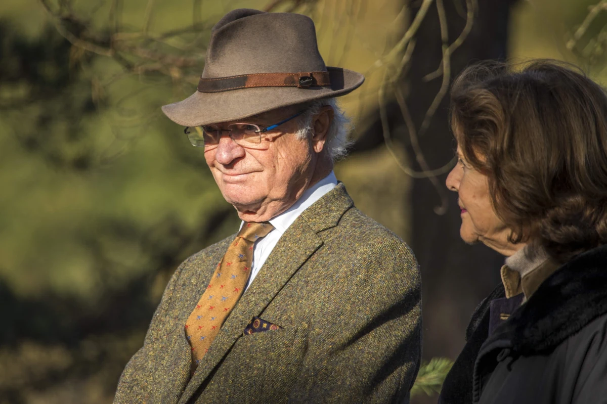 Dwie osoby zostały oskarżone o włamanie do domku wędkarskiego, należącego do króla Szwecji. Rabusie zabrali jego sprzęt wędkarski oraz zdjęcie, na którym trzyma złapanego pstrąga. 