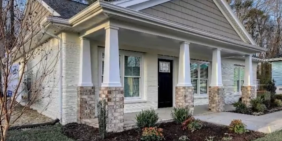 Samotna matka April Stringfield i jej 13-letni syn dostali dom wydrukowany w drukarce 3D. Jak podkreśla międzynarodowa organizacja pomocowa 
Habitat for Humanity to jeden z pierwszych takich budynków w USA. 