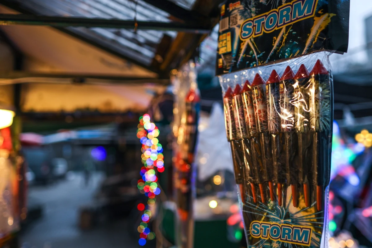 „Miasta rezygnują z fajerwerków z powodu braku pieniędzy, za to hotele i restauracje, organizujące Sylwestra, składają zamówienia na pokazy” - poinformował właściciel bielskiej firmy Surex, Ryszard Suzdalewicz.