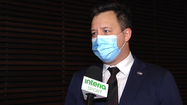  - Decyzja o tym, czy ewentualny drugi mecz barażowy o udział w mistrzostwach świata zostanie rozegrany na PGE Stadionie Narodowym zapadnie za około dwa, trzy tygodnie - zdradził w rozmowie z naszym reporterem Zbigniewem Czyżem Włodzimierz Dola, prezes zarządu PGE Stadionu Narodowego.