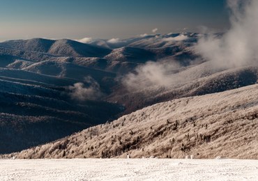 Bieszczady: Zagrożenie lawinowe. Szlaki górskie są śliskie