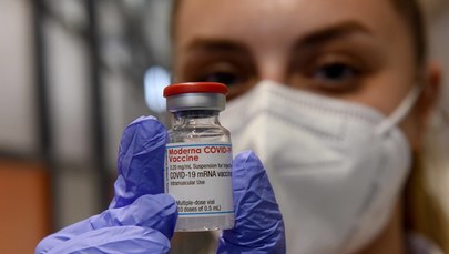Izrael: Rozpoczęto podawanie czwartej dawki szczepionki przeciwko Covid-19
