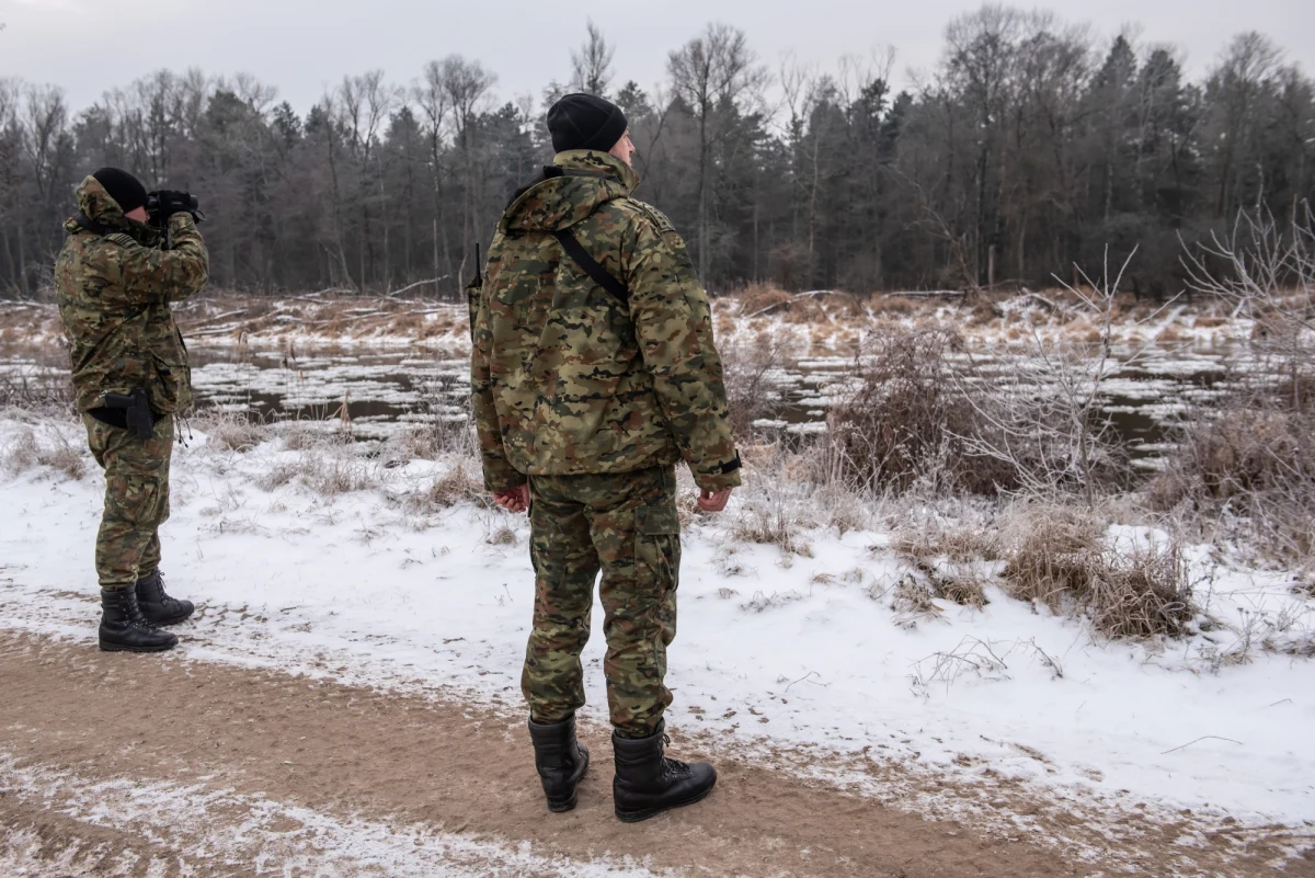 W ostatni dzień 2021 roku doszło do trzech zdarzeń na granicy Polski z Białorusią. 44 osoby próbowały nielegalnie przekroczyć granicę - poinformowała rzeczniczka Straży Granicznej por. Anna Michalska.