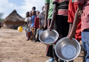 ONZ: Produkuje się więcej żywności niż potrzeba, a nadal głoduje ok. 850 mln ludzi