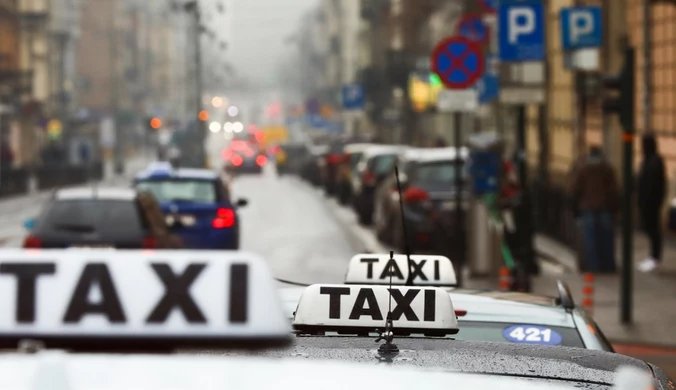 Taksówki w Krakowie z nowym oznakowaniem. Jak teraz będą wyglądać?