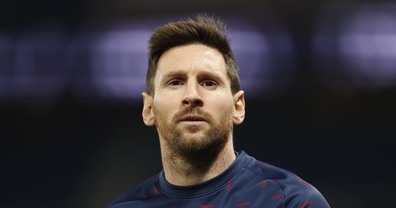 Argentyńczyk Lionel Messi jest wśród czterech zakażonych koronawirusem piłkarzy Paris Saint-Germain - poinformował francuski klub. Jak dodają władze klubu, pozytywny wynik testu ma także jeden z członków sztabu.