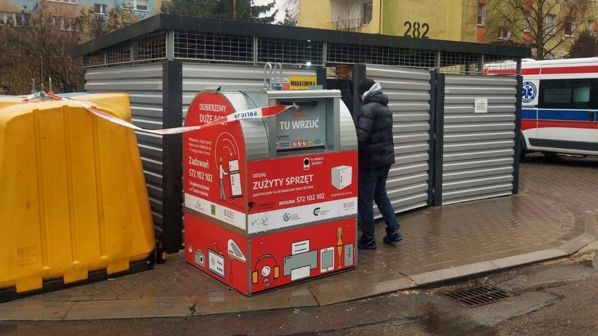 Makabryczne odkrycie w Łodzi. Na jednym z osiedli znaleziono zwłoki noworodka. Były zawinięte w reklamówkę. Policja prosi o pomoc w wyjaśnieniu sprawy.