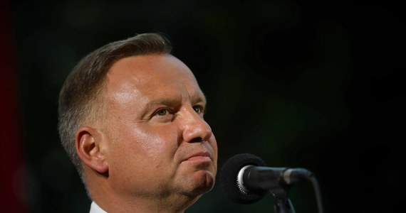 Prezydent Andrzej Duda wyjątkowo rzadko korzysta z przysługującego mu prawa łaski. Jak wylicza “Rzeczpospolita”, w tej kadencji zrobił to tylko 14 razy – ostatni raz 2 lipca 2021 r. 