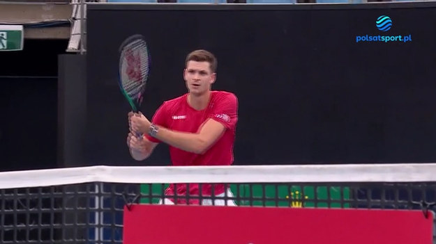 Hubert Hurkacz niespodziewanie przegrał po tie-breaku 6:7 (5-7) pierwszego seta z Gruzinem Aleksandre Metrewelim, ale w kolejnych partiach dominował już, wygrywając je 6:3 6:1. Polska wygrała z Gruzją 3:0 w drugim meczu fazy grupowej ATP Cup 2022.