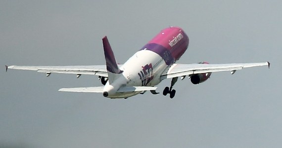 ​Noworoczny lot z Gruzji do Polski musiał zostać przerwany. Samolot linii WizzAir awaryjnie lądował w Rumunii po tym, jak jedna z pasażerek zaczęła rodzić.