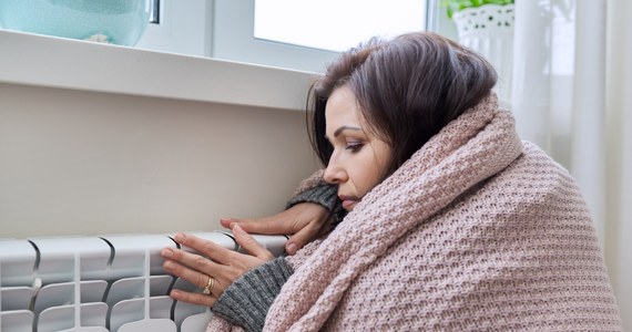 Tak dużych rachunków za gaz nikt się nie spodziewał. Opozycja grzmi, że setki tysięcy rodzin jest zagrożonych radykalnymi podwyżkami cen gazu. Rząd odpowiada: "Monitorujemy sytuację, jesteśmy gotowi podjąć kolejne działania", a przeciętny Polak z przerażeniem łapie się za kieszenie. 