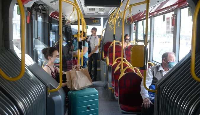 Wybór siedzenia w autobusie wpływa na możliwość infekcji koronawirusem