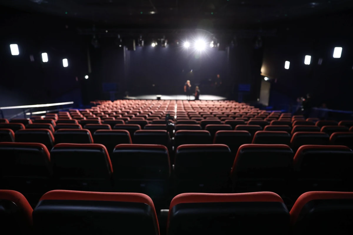 Od 30 do nawet kilkuset procent. Podwyżki cen prądu i gazu najmocniej dotkną  małe kina. "Branża będzie się bardzo gimnastykować, żeby kultura była dostępna, również cenowo" - podkreśla w rozmowie z RMF FM Joanna Kotłowska. 