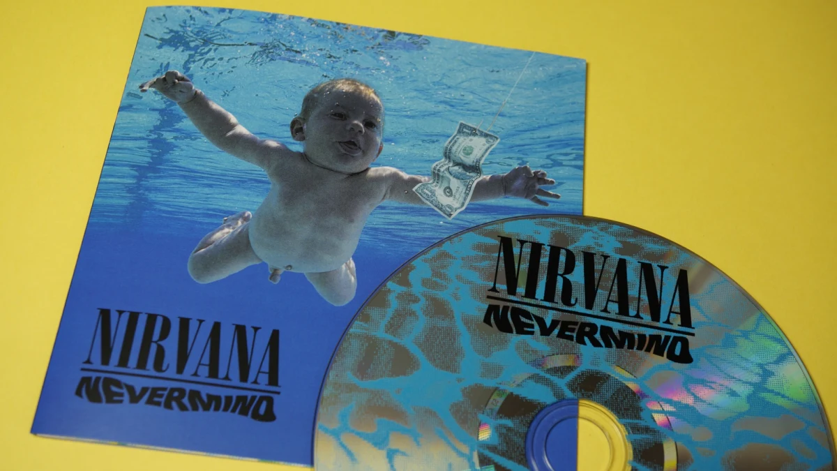Sąd w Kalifornii odrzucił pozew Spencera Eldena, mężczyzny, którego nagie zdjęcie jako niemowlaka znalazło się na okładce albumu "Nevermind" amerykańskiego zespołu Nirvana. Elden zarzucał m.in. żyjącym członkom grupy komercyjne wykorzystywanie seksualne.