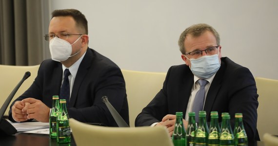 Ludwik Kotecki i Przemysław Litwiniuk uzyskali we wtorek rekomendację senackiej Komisji Finansów Publicznych i Budżetu na członków Rady Polityki Pieniężnej.